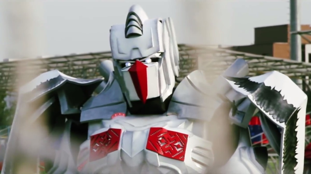 Vayar, robot berpedang ala Transformers yang jadi maskot baru timnas Belarusia (Foto: Federasi Sepakbola Belarusia/BFF)