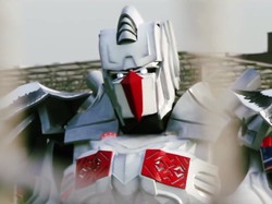 Maskot Baru Timnas Belarusia: Robot Berpedang ala Transformers