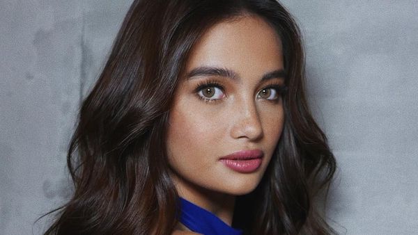 Terpikat Kelsey, Model Asia Tenggara Pertama Tampil di Show Victorias Secret