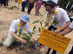 Bersama Perwakilan Jepang, APP Sinar Mas Tanam 10.000 Pohon di Riau