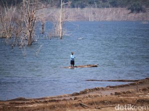 Foto: Waduk Jatigede nan Seperti Kota Mati Foto: Waduk Jatigede nan Seperti Kota Mati