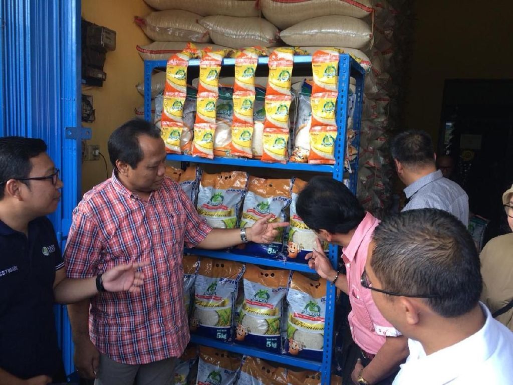 Serapan Beras Rendah, Bulog Pastikan Stok Aman sampai Akhir tahun Serapan Beras Rendah, Bulog Pastikan Stok Aman sampai Akhir tahun