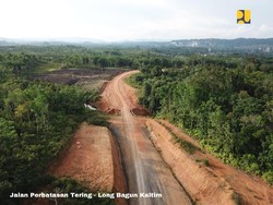 Cerita Menko PMK Saat Jokowi Ngotot Off Road Cek Trans Kalimantan