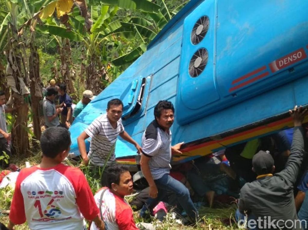 Begini Cerita Korban Selamat Kecelakaan Bus Maut di Sukabumi Begini Cerita Korban Selamat Kecelakaan Bus Maut di Sukabumi