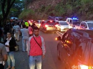 Tewaskan Belasan Orang, Tanjakan Cikidang Sukabumi Jadi Tontonan