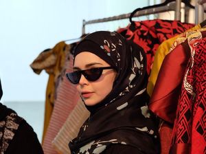 Pamer Batik di New York Fashion Week, Vivi Zubedi: Batik Nggak Kuno Pamer Batik di New York Fashion Week, Vivi Zubedi: Batik Nggak Kuno