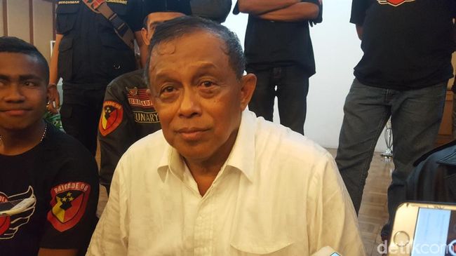 Djoko Santoso Minta Emak-emak Relawan Prabowo Perbanyak Dukungan Djoko Santoso Minta Emak-emak Relawan Prabowo Perbanyak Dukungan