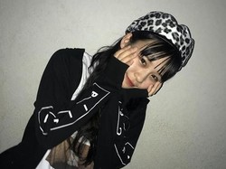 Lupa Matikan Kamera usai Live Streaming, Idola Jepang Tak Sengaja Ungkap Gaji