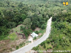 Jokowi Habiskan Rp 5 T Bangun 1.067 Km Jalan Perbatasan