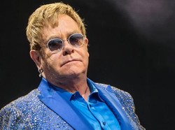 Elton John Ikut Boikot Hotel Brunei Sebagai Protes Hukum Rajam LGBT