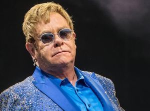 Elton John Ikut Boikot Hotel Brunei Sebagai Protes Hukum Rajam LGBT Elton John Ikut Boikot Hotel Brunei Sebagai Protes Hukum Rajam LGBT