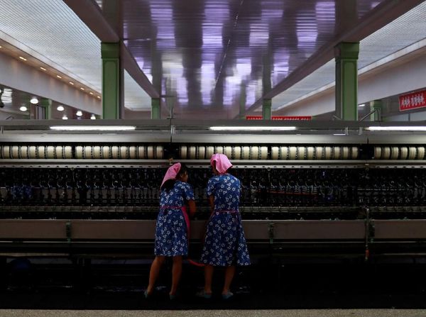 Intip Geliat Pekerja Pabrik Korut Jelang HUT Kemerdekaan ke-70