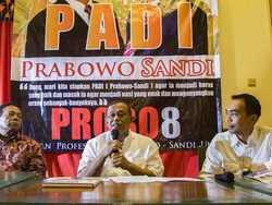 Djoko Santoso Antarkan Berkas Timses Prabowo ke KPU Malam Ini