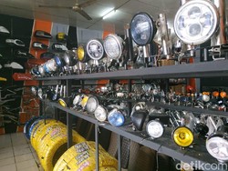 Tak Sampai Sejuta Rupiah, Ini Aksesori Motor Bergaya Retro