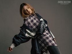 Cantik Sekaligus Edgy, Nia Ramadhani Bergaya Hypebeast Pakai Balenciaga