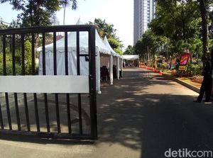 Jokowi Hadiri Akad Nikah Anak Ketua DPR