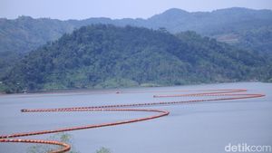 Foto: Mengenang Indahnya Waduk Jatigede Sebelum Mengering