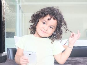 Gantengnya Juna, si Malaikat Kecil-nya Kartika Putri