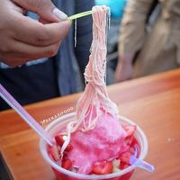 Sore Ini Enaknya Jajan Leker dan Es Serut Topping 'Rambut Nenek'