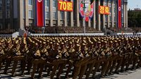 Foto: Tak Ada Rudal Balistik Antarbenua di Parade Militer Korut