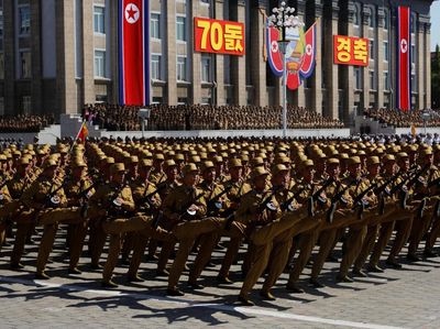 Foto: Tak Ada Rudal Balistik Antarbenua di Parade Militer Korut