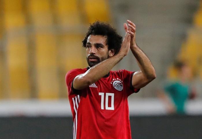 Soccer Football - African Nations Cup Qualifier - Egypt v Niger - Borg El Arab Stadium, Alexandria, Egypt - September 8, 2018  Egypts Mohamed Salah applauds the fans at the end of the match   REUTERS/Amr Abdallah Dalsh