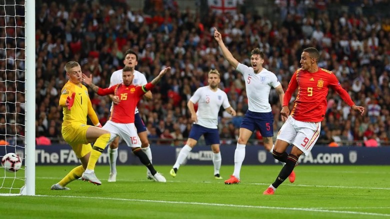 Spanyol menang 2-1 atas Inggris. (Foto: Catherine Ivill/Getty Images)