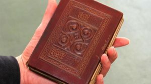 Percaya Nggak? Buku-buku Ini Harganya Ratusan Miliar Rupiah