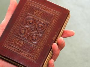 Percaya Nggak? Buku-buku Ini Harganya Ratusan Miliar Rupiah