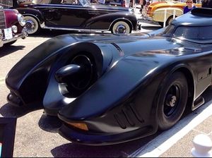 Mobil Batman Dilelang, Mau?
