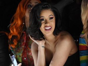 Parade Selebriti Berbusana Seksi Nonton Show di New York Fashion Week Parade Selebriti Berbusana Seksi Nonton Show di New York Fashion Week