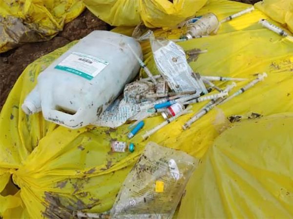 Penampakan Limbah Medis yang Kotori Hutan Konservasi Karawang
