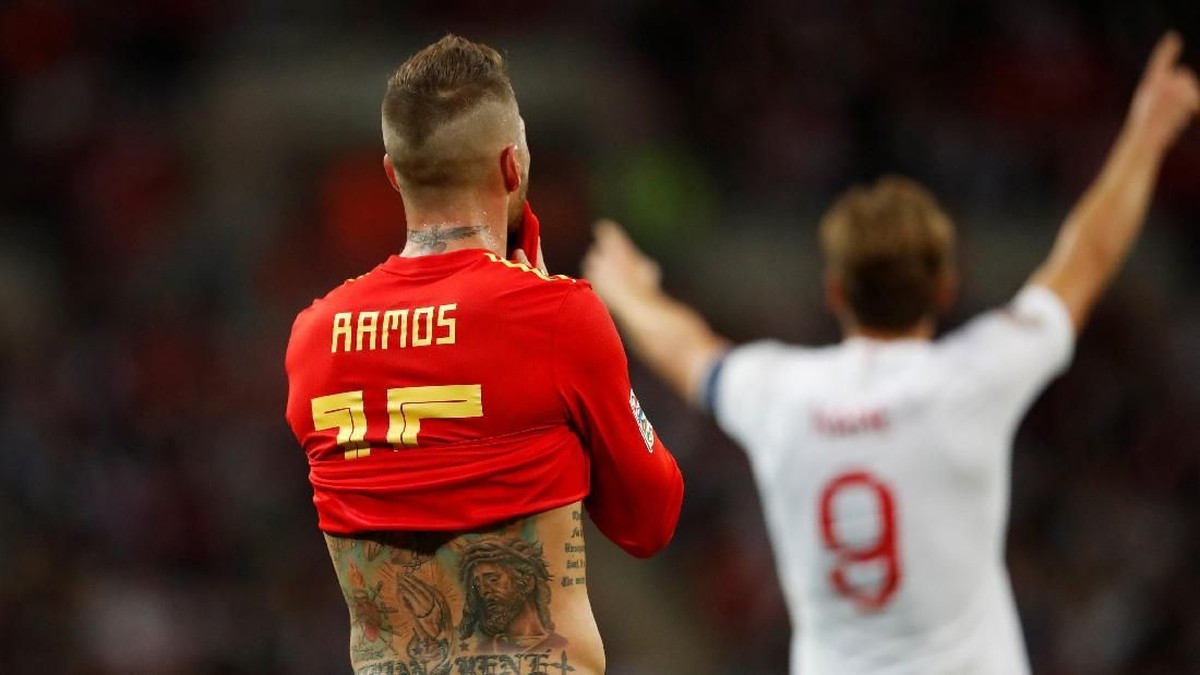 Sergio Ramos dicemooh di Inggris. (Foto: Carl Recine/Reuters)