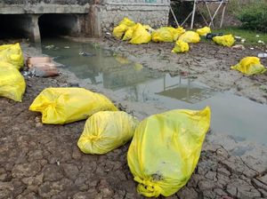 Rumah Sakit Budi Asih Bekasi Bantah Buang Limbah di Karawang Rumah Sakit Budi Asih Bekasi Bantah Buang Limbah di Karawang