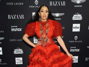 Kembalinya Cardi B ke Panggung Setelah Melahirkan Kembalinya Cardi B ke Panggung Setelah Melahirkan