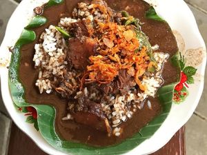 Yuk, Sarapan Nasi Pindang Daging yang Hangat dan Gurih!