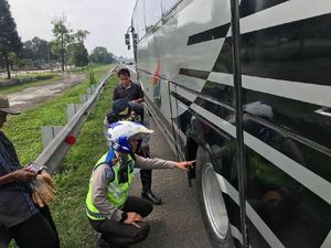 Antisipasi Kecelakaan, Bus Arah Puncak Dicek Kelaikannya di Ciawi Antisipasi Kecelakaan, Bus Arah Puncak Dicek Kelaikannya di Ciawi