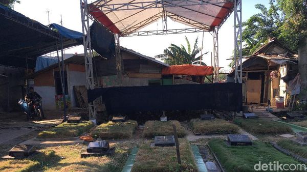Penampakan Panggung Dangdut Mepet Kuburan di Jaktim yang Viral
