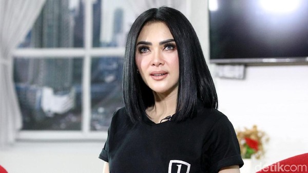  Gambar Syahrini  Meninggal Actris Indonesian