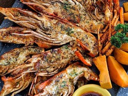 Video: Makan Lobster Pakai Uang Negara, Menteri Prancis Mundur
