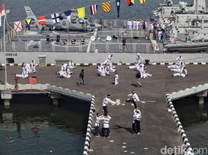 Video: Atraksi Keren Para Prajurit di HUT ke-73 TNI AL