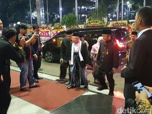 Hadiri Resepsi Nikah Putra Bamsoet, SBY-Maruf Amin Rangkulan