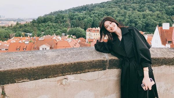 Foto: Liburannya Model Victoria Secret Asal China, Sui He