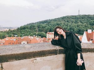 Foto: Liburannya Model Victoria Secret Asal China, Sui He