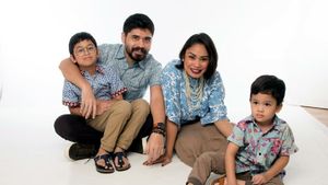 7 Foto Ini Buktikan Kompaknya Keluarga Rizky Hanggono