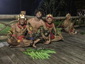 Model Brasil Tampan dan Pesona Kepulauan Mentawai
