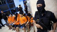 Polisi Bekuk 10 Penyelundup Narkoba via Paket Pos