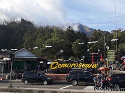 Gunung Lawu Terbakar, Masih Ada 100 Pendaki Belum Dievakuasi