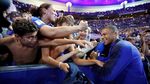 Prancis Rayakan Trofi Piala Dunia dengan Fans di Stade de France
