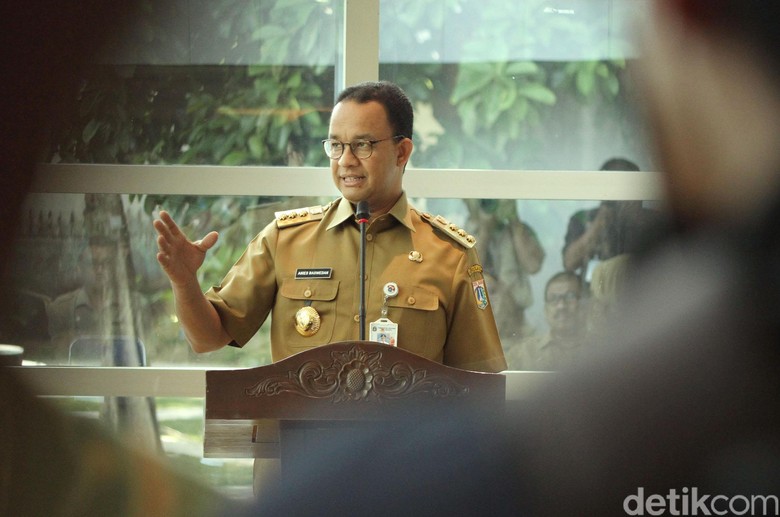 Berduka dan Marah, Anies Minta Polisi Usut Tewasnya Suporter Persija Berduka dan Marah, Anies Minta Polisi Usut Tewasnya Suporter Persija